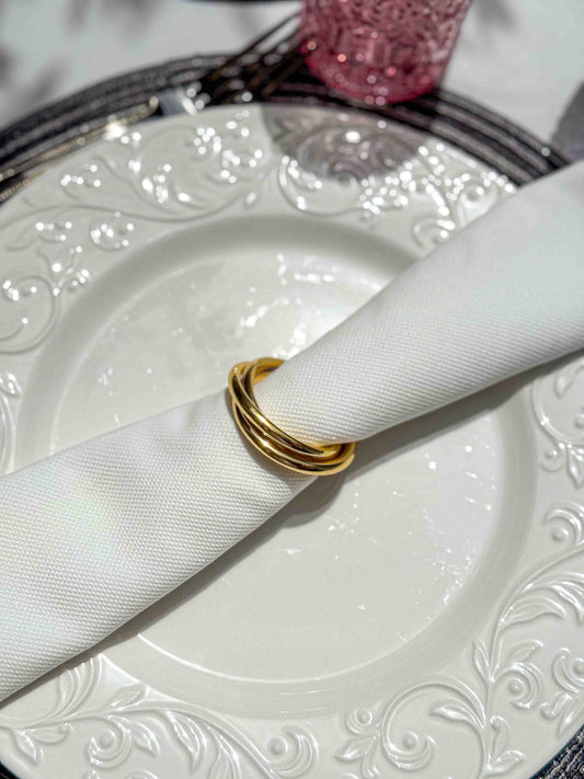 חבק טבעות זהב משולבות