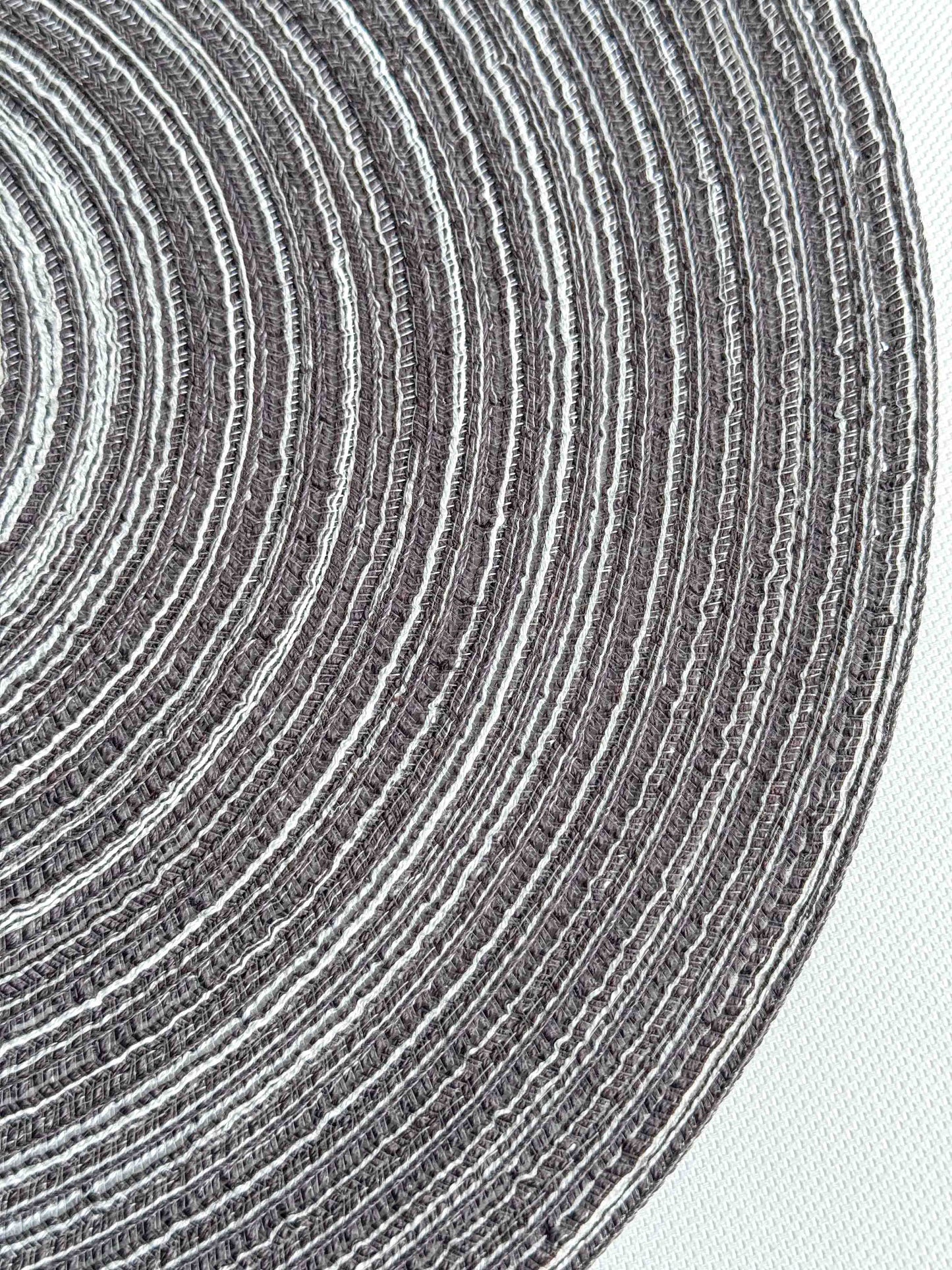 פלייסמנט שחור