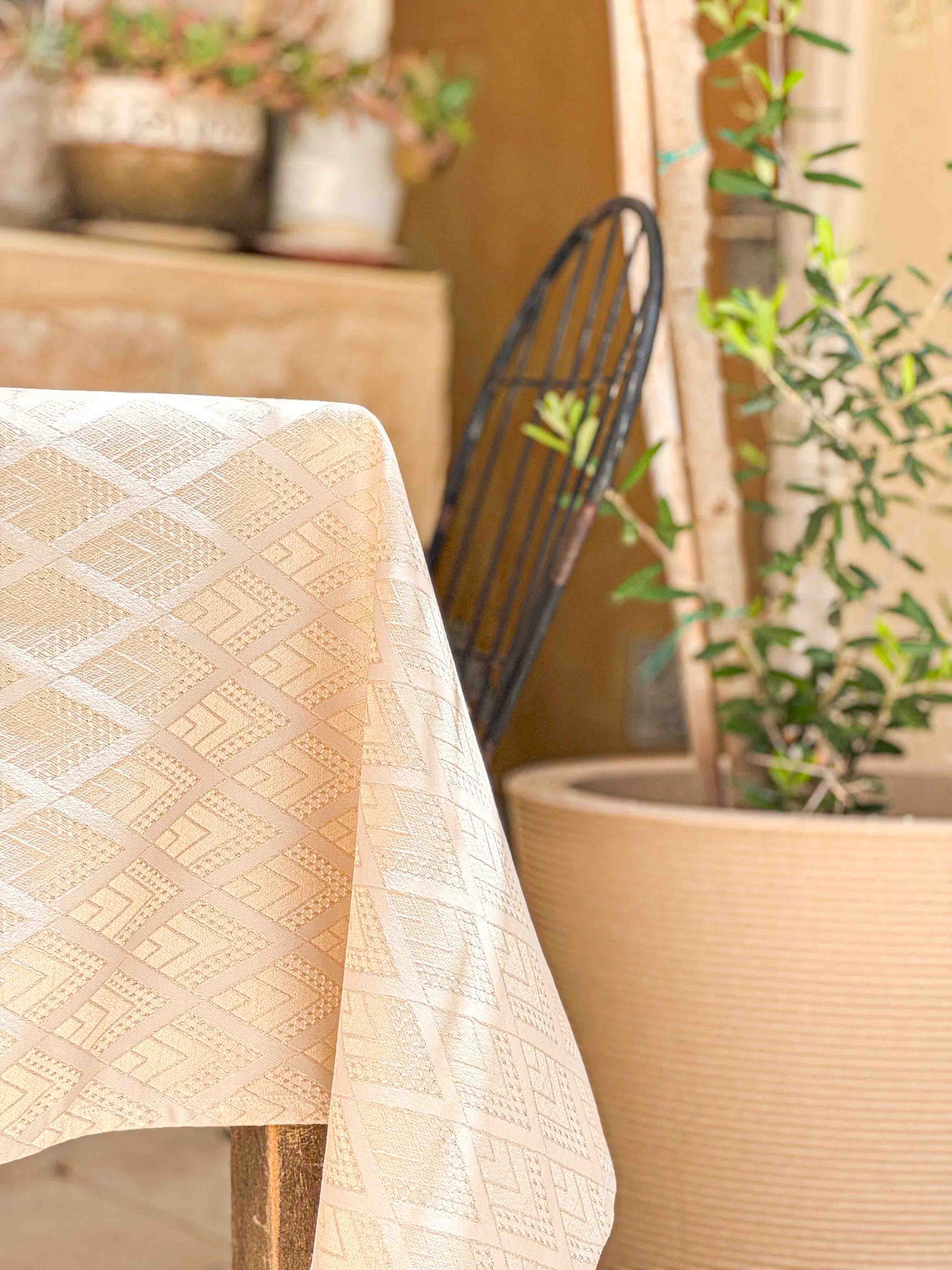 מפת שולחן מילאנו - בעיצוב גיאומטרי